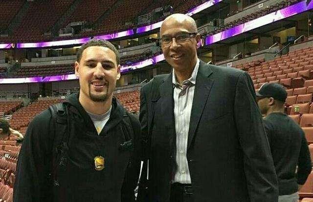 在他丢失球 在他丢失球