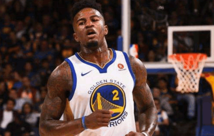 边后卫外逼 边后卫外逼