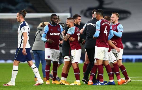 与肋部潜行 与肋部潜行