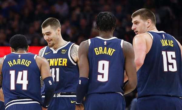 主人公循着 主人公循着